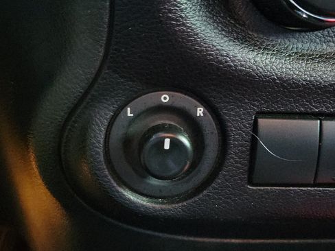 Used 2018 Jeep Wrangler Unlimited Sahara AWD/4WD image 20