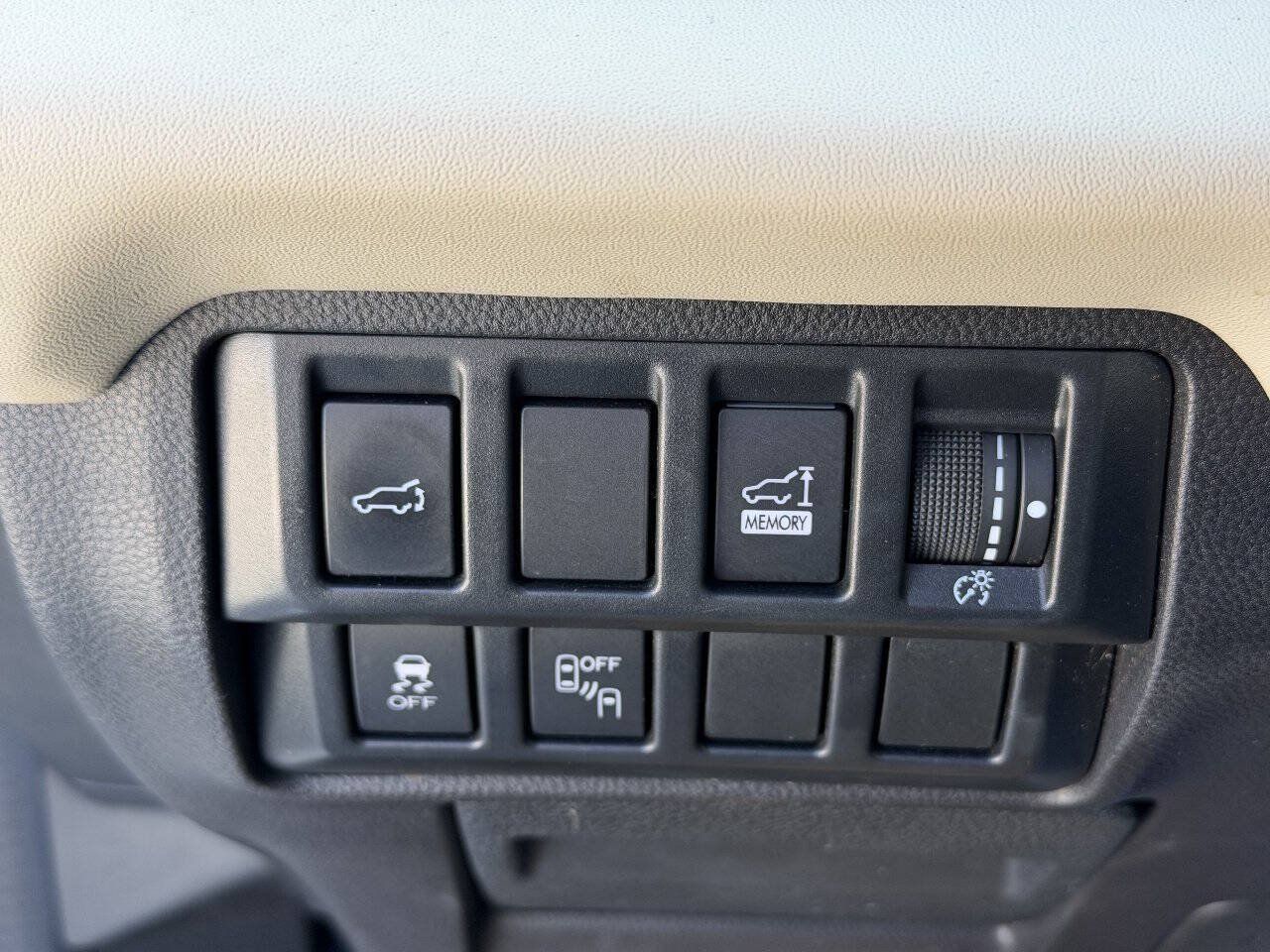 Used 2019 Subaru Ascent Limited AWD/4WD image 22