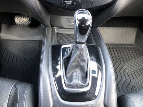 Used 2018 Nissan Rogue SL FWD image 26