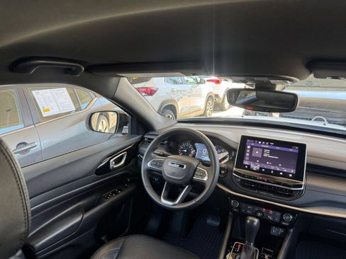 Used 2025 Jeep Compass Trailhawk AWD/4WD image 28