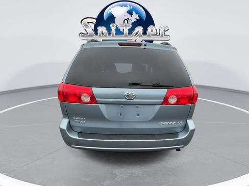 Used 2010 Toyota Sienna LE image 8