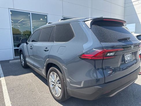 Used 2025 Toyota Grand Highlander AWD image 5