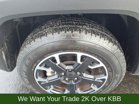 Used 2023 Jeep Renegade Latitude AWD/4WD image 33