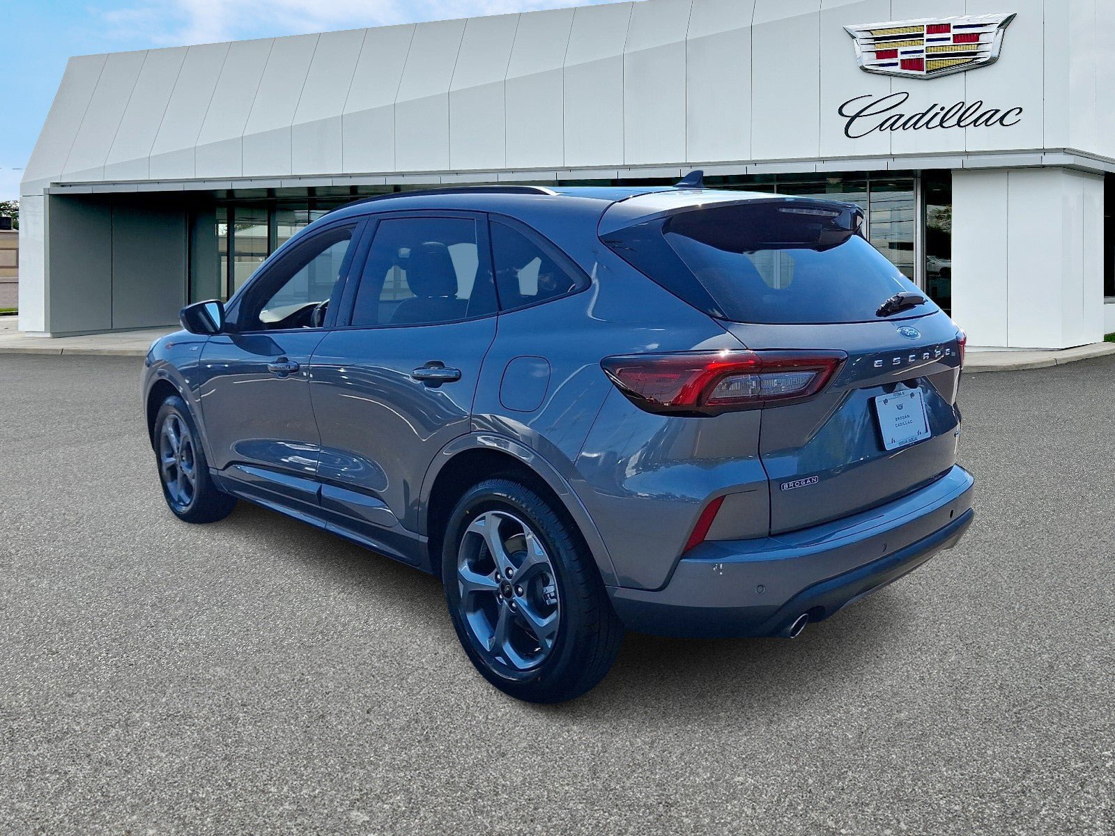 Used 2024 Ford Escape ST-Line w/ Tech Pack #1 AWD/4WD image 4