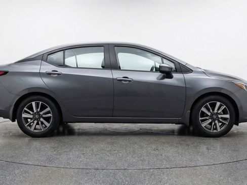 Used 2025 Nissan Versa SV image 11