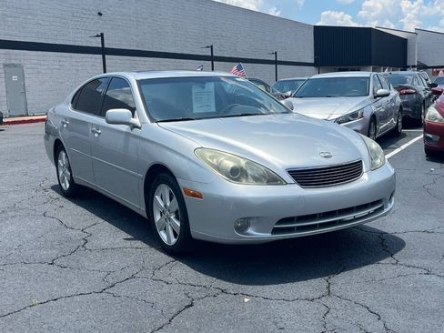 Used 2005 Lexus ES 330 w/ DVD Navigation System Pkg FWD image 4