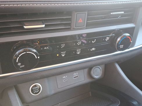 Certified 2023 Nissan Rogue S image 15