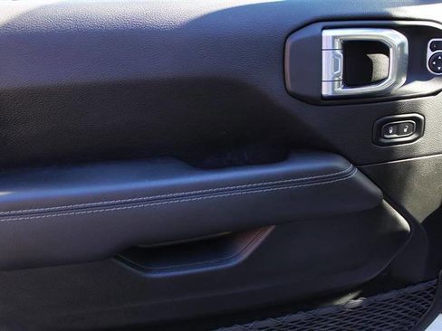 Used 2022 Jeep Gladiator Overland w/ Popular Equipment Package image 12