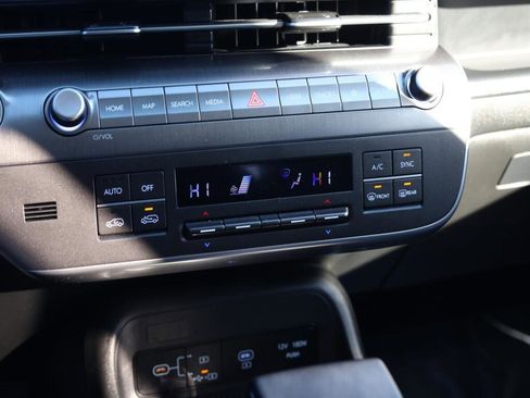 Used 2025 Hyundai Kona SEL image 17