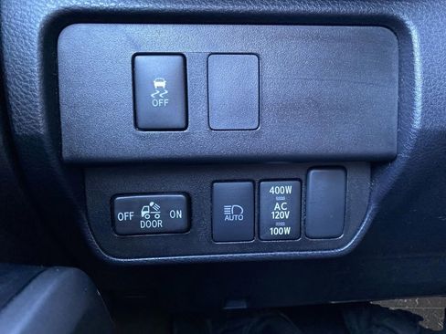 Used 2023 Toyota Tacoma TRD Off-Road image 31