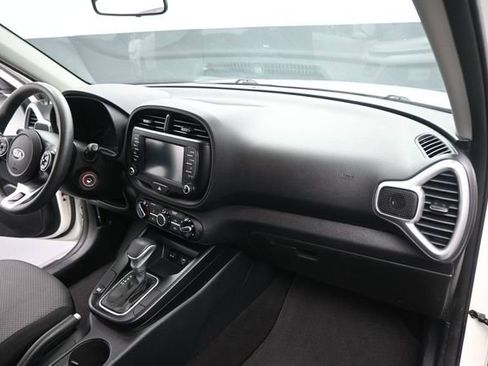 Used 2021 Kia Soul LX FWD image 26