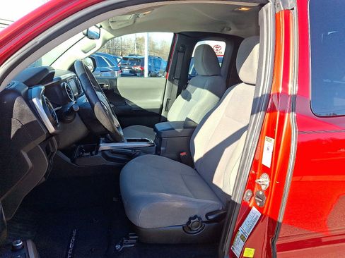 Certified 2017 Toyota Tacoma SR5 image 16