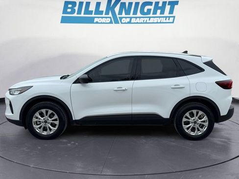 Used 2025 Ford Escape Active AWD/4WD image 2