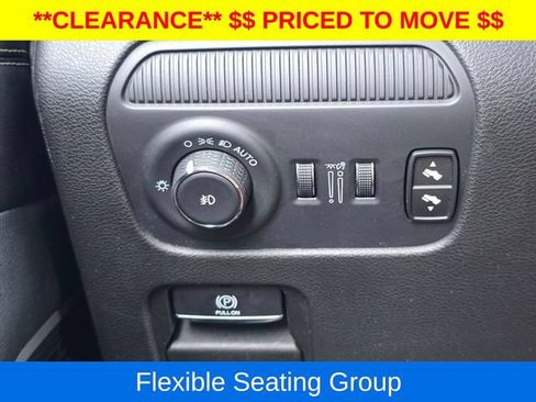 Used 2024 Jeep Wagoneer L Series II w/ Flexible Seating Group AWD/4WD image 27