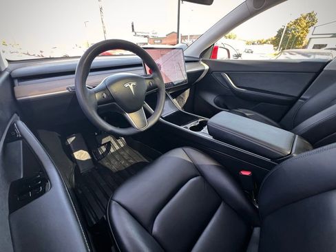 Used 2021 Tesla Model Y Long Range image 15