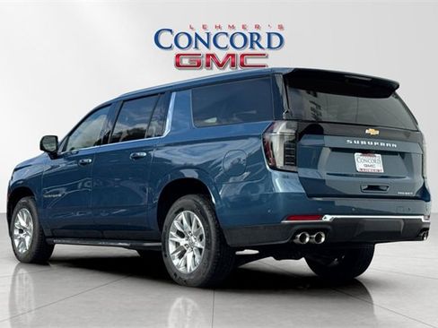 Used 2025 Chevrolet Suburban Premier image 6