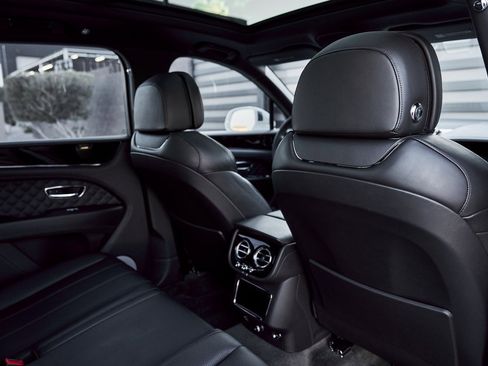 Used 2022 Bentley Bentayga image 37