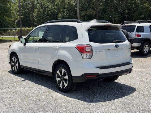 Used 2017 Subaru Forester 2.5i Premium AWD/4WD image 8