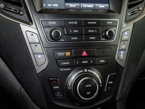 Used 2018 Hyundai Santa Fe SE w/ SE Premium Package 02 AWD/4WD image 17