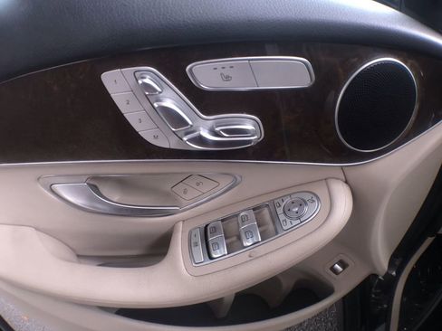 Used 2018 Mercedes-Benz GLC 300 image 12