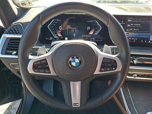 Certified 2025 BMW X7 xDrive40i w/ M Sport Package AWD/4WD image 22