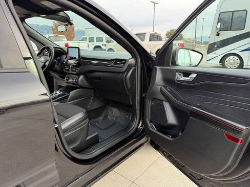 Used 2025 Ford Escape ST-Line image 20