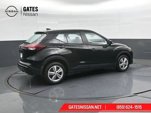 Used 2024 Nissan Kicks S image 2