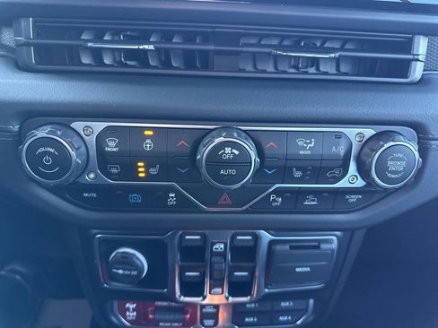 Used 2024 Jeep Wrangler Unlimited Rubicon 4xe image 71