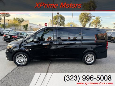 Used 2018 Mercedes-Benz Metris Passenger image 4