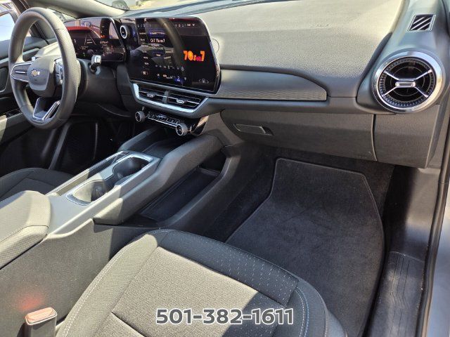 Used 2025 Chevrolet Equinox EV LT FWD image 16