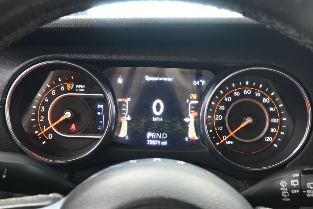 Used 2018 Jeep Wrangler Unlimited Sahara AWD/4WD image 26