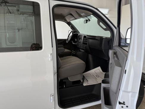 New 2025 Chevrolet Express 3500 w/ Driver Convenience Package image 26