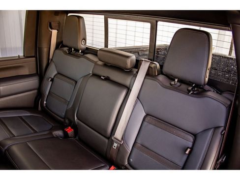 Used 2023 GMC Sierra 3500 Denali image 22