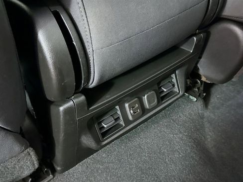 Used 2021 Chevrolet Silverado 1500 RST image 24