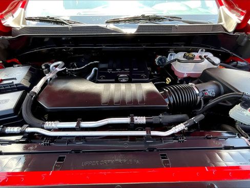 Used 2020 Chevrolet Silverado 1500 Custom w/ Custom Value Package image 10