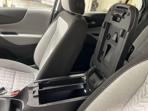 Used 2023 Chevrolet Equinox LS w/ LS Convenience Package image 21