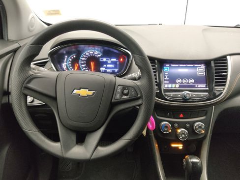 Used 2020 Chevrolet Trax LS image 22