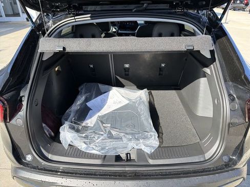 New 2026 Chevrolet Trax ACTIV w/ Sunroof Package image 24