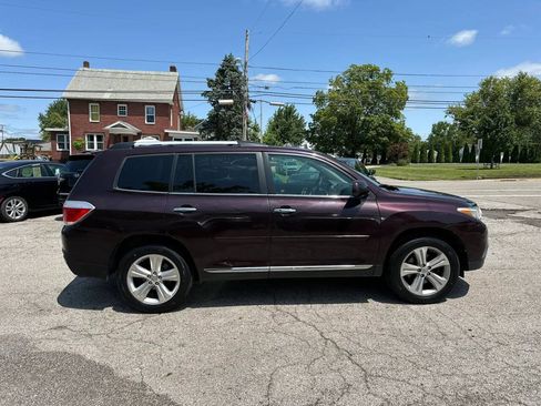 Used 2011 Toyota Highlander Limited w/ Tow Pkg AWD/4WD image 4