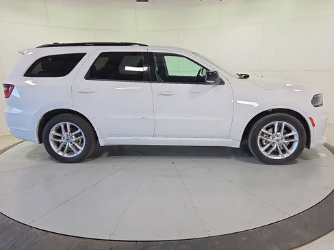 Used 2024 Dodge Durango GT RWD image 9