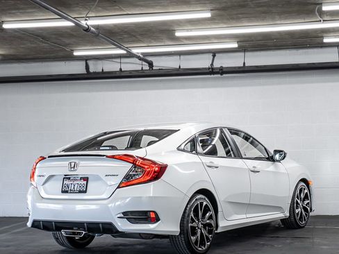 Used 2019 Honda Civic Sport image 5