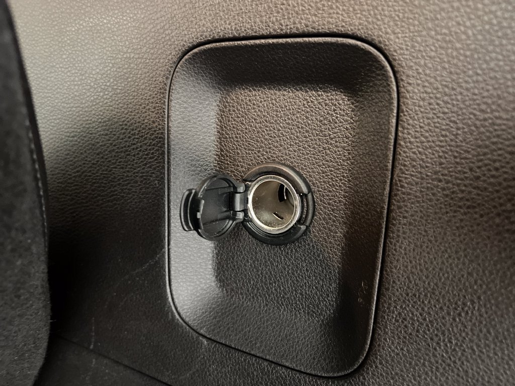 Used 2025 Kia Carnival FWD image 47