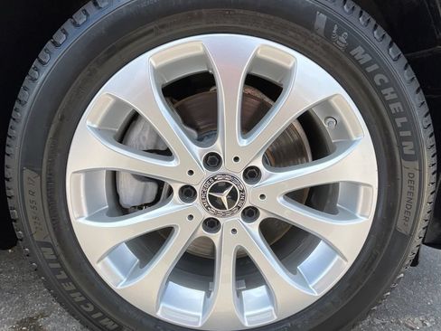 Used 2018 Mercedes-Benz E 300 4MATIC w/ Premium 1 Package image 10