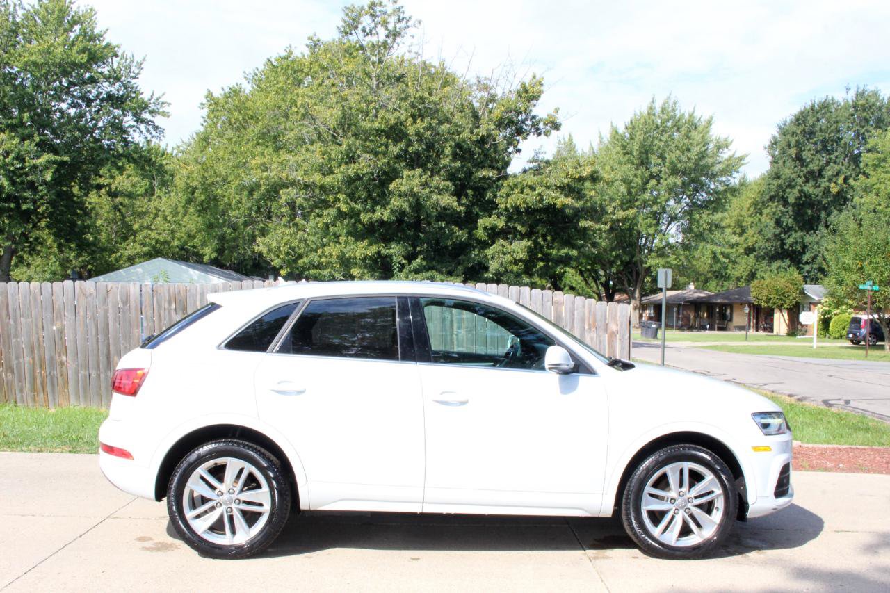 Used 2017 Audi Q3 2.0T Premium Plus w/ Premium Plus Package AWD/4WD image 10