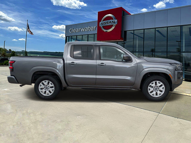 Used 2022 Nissan Frontier SV RWD image 2