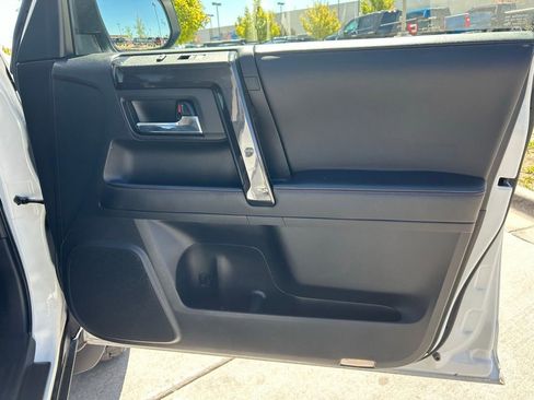 Used 2023 Toyota 4Runner TRD Off-Road Premium w/ Off Road Premium Plus Package AWD/4WD image 31
