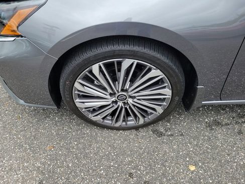 Used 2025 Nissan Altima 2.5 SL FWD image 5