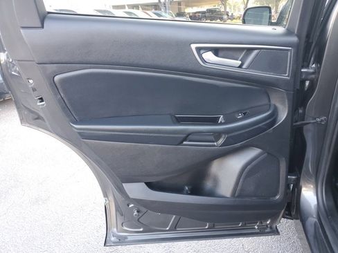 Used 2017 Ford Edge SEL w/ Equipment Group 201A image 12