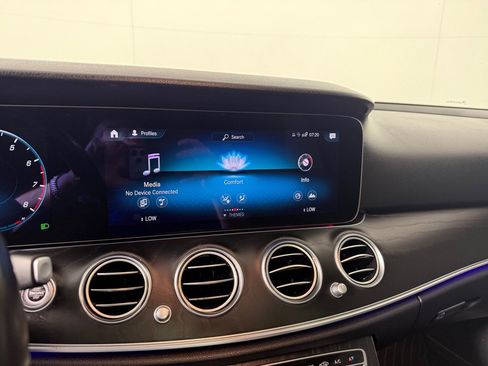 Used 2022 Mercedes-Benz E 350 4MATIC Sedan image 13