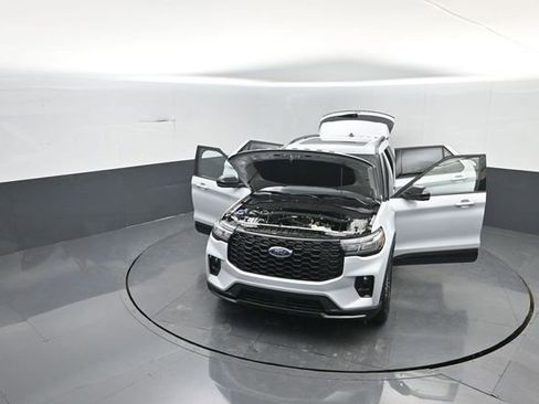New 2026 Ford Explorer ST-Line w/ ST-Line Street Pack image 37